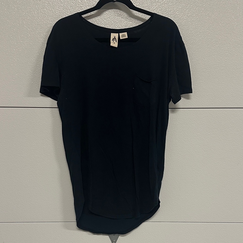 Feathers Black Short Sleeve Tee